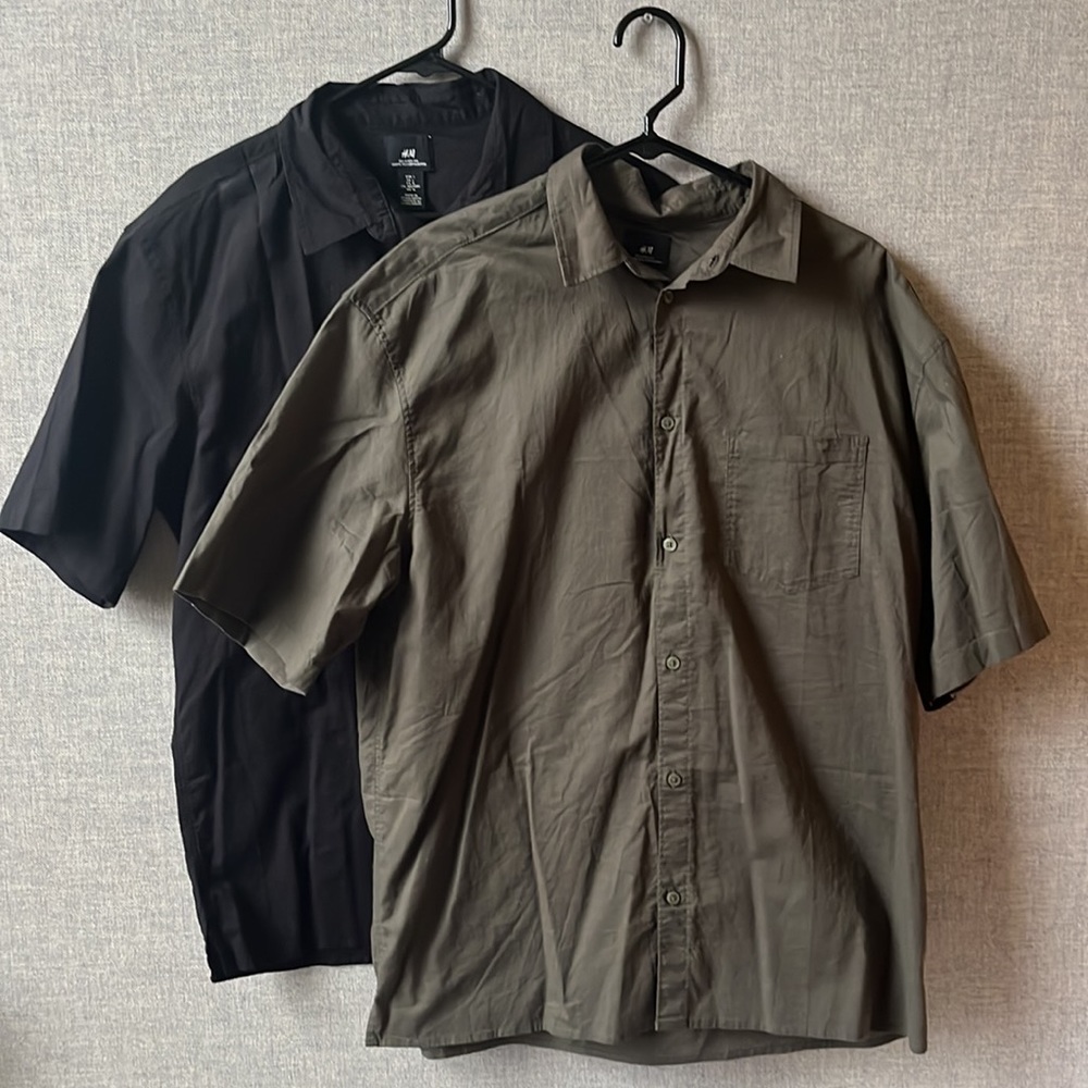 khaki green and black relaxed fit short-sleeves.